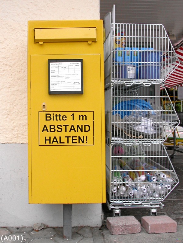 Abseits 001.jpg - Einwurf nur für Magier. Zu sehen in Fischen.